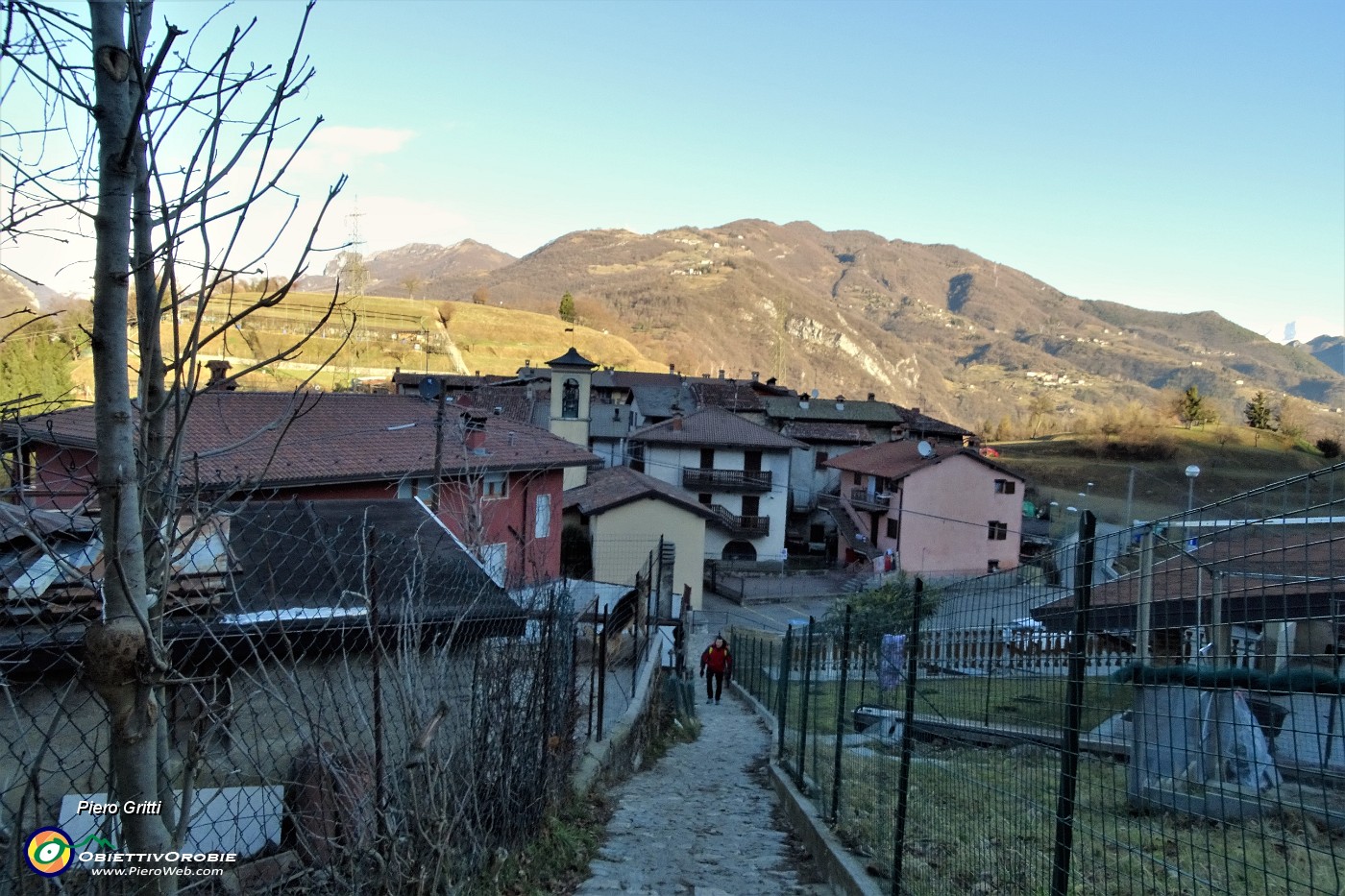 12 Partiamo da Cler di Sedrina (510 m) sul sent. 507.JPG